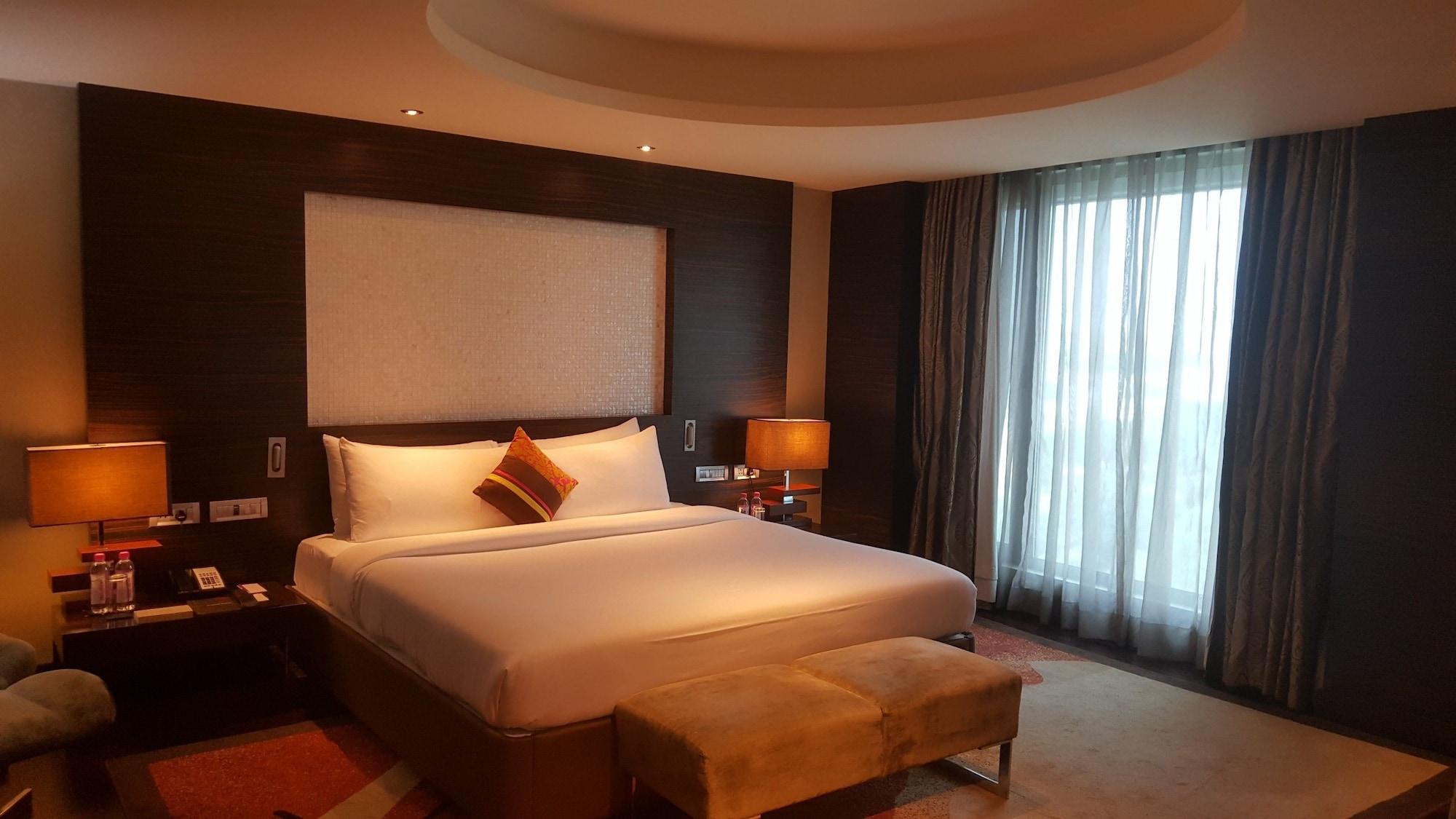 วิวันทา ไฮเดอราบัด พิคัมเพชร Hotel ภายนอก รูปภาพ A bedroom at the Taj Bengal