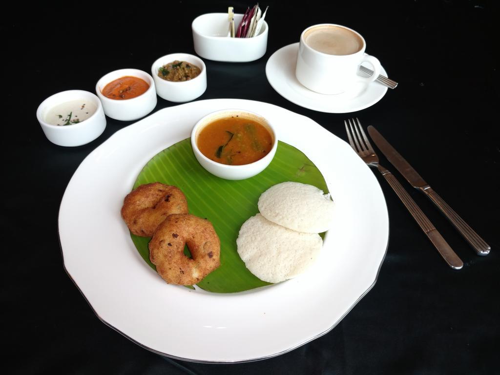 วิวันทา ไฮเดอราบัด พิคัมเพชร Hotel ภายนอก รูปภาพ South Indian breakfast