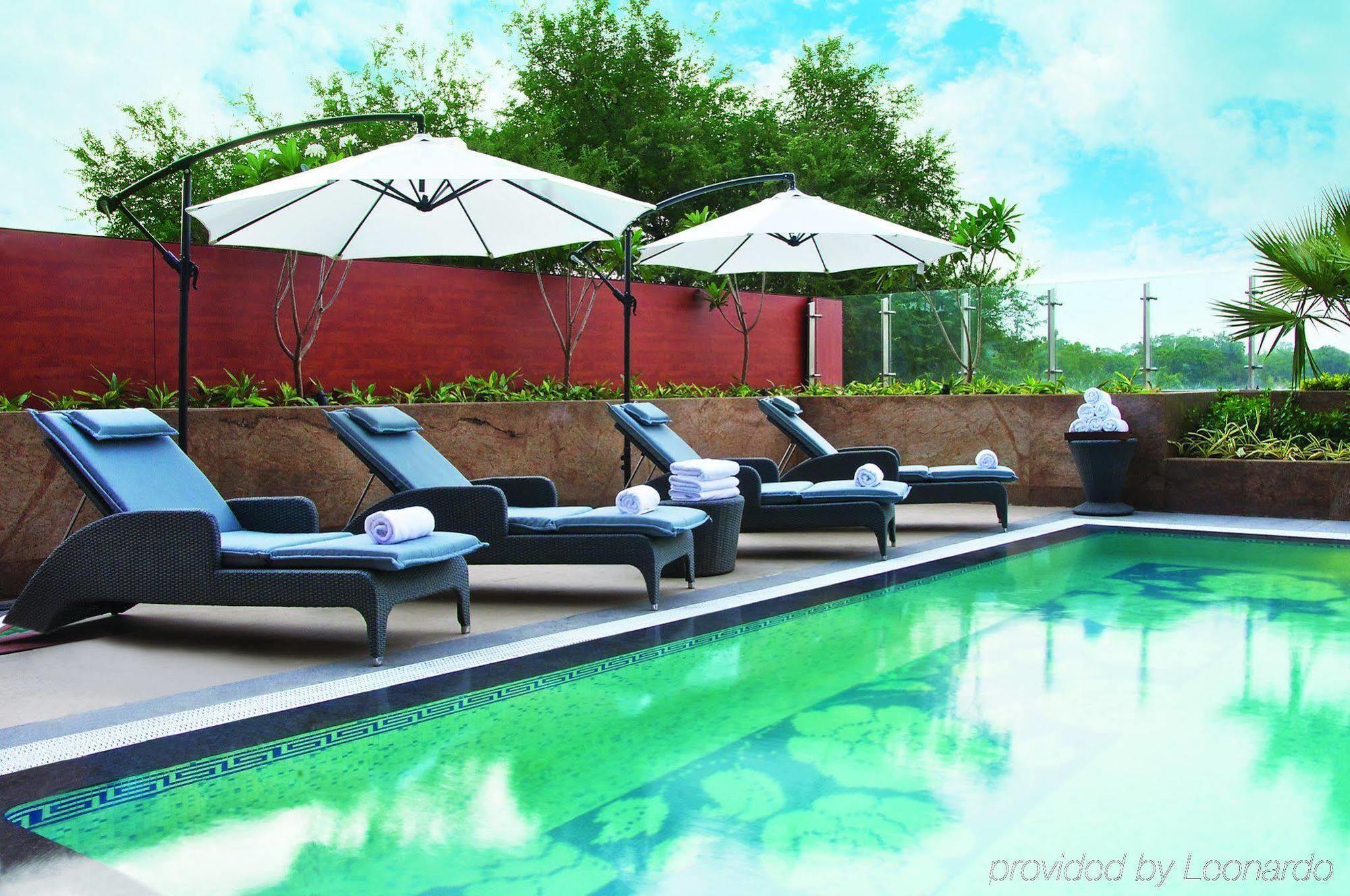 วิวันทา ไฮเดอราบัด พิคัมเพชร Hotel สิ่งอำนวยความสะดวก รูปภาพ The pool at the hotel