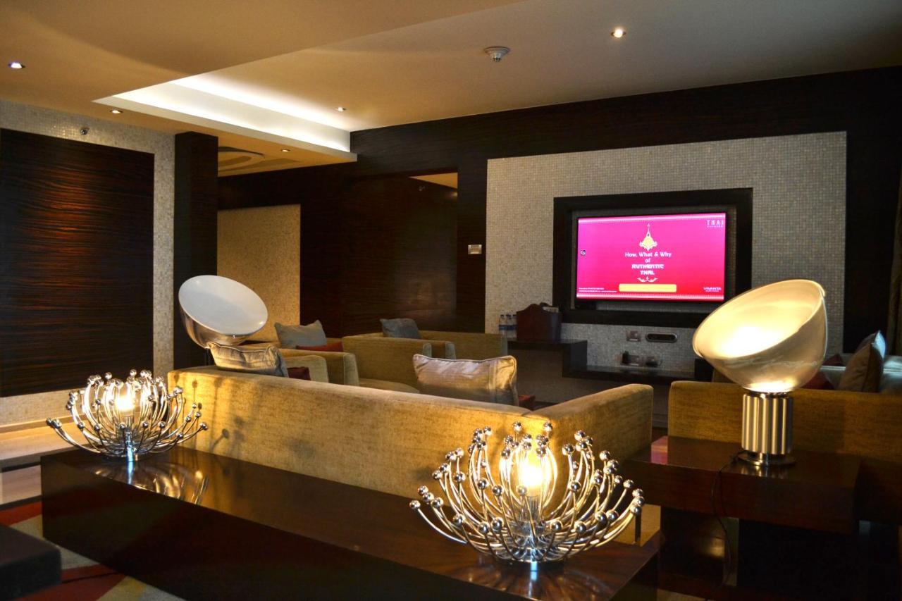 วิวันทา ไฮเดอราบัด พิคัมเพชร Hotel ภายนอก รูปภาพ The lounge at Cape Town International Airport