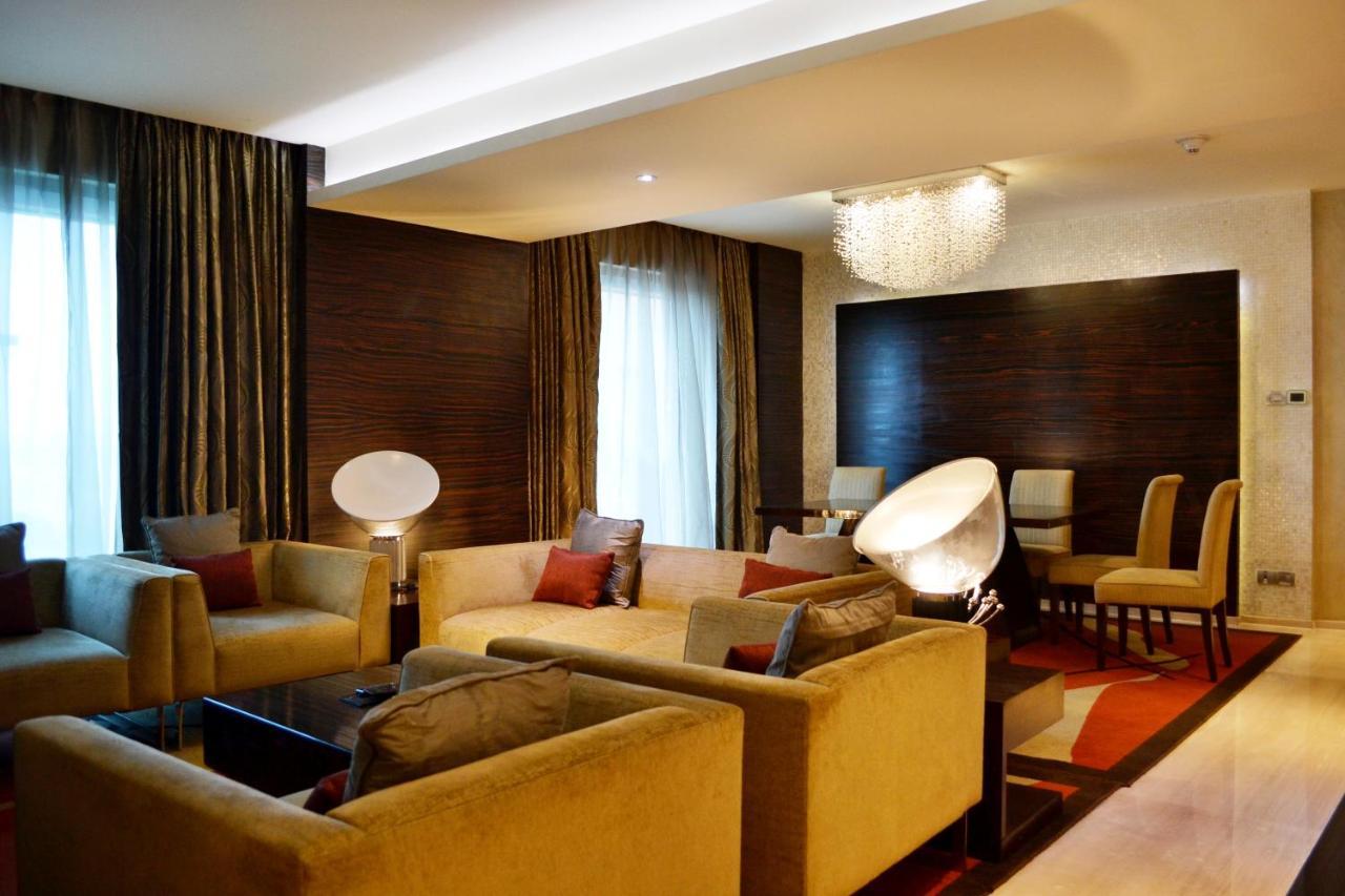 วิวันทา ไฮเดอราบัด พิคัมเพชร Hotel ภายนอก รูปภาพ The interior of a suite at the hotel